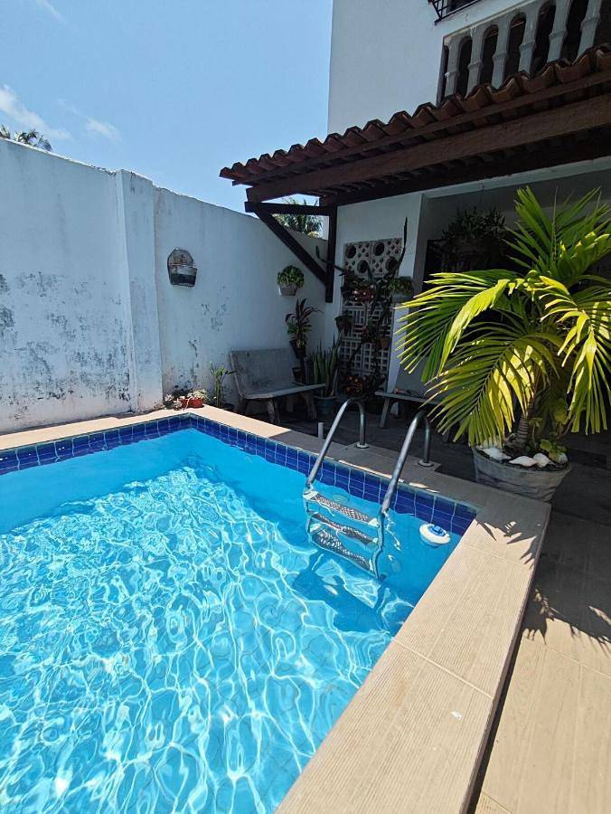 Casas e apartamentos de temporada para 10 pessoas, com piscina e terraço, com animais de estimação em Ponta de Pedras