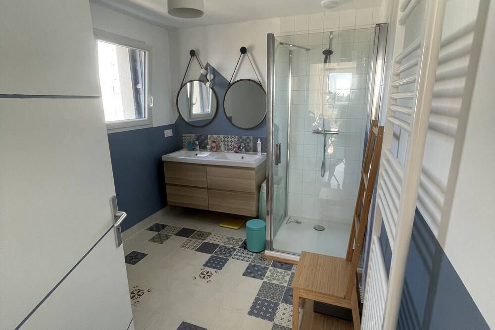 Modern house with jacuzzi just a stone's throw from the beach in Lampaul-Plouarzel, Brest und Umgebung