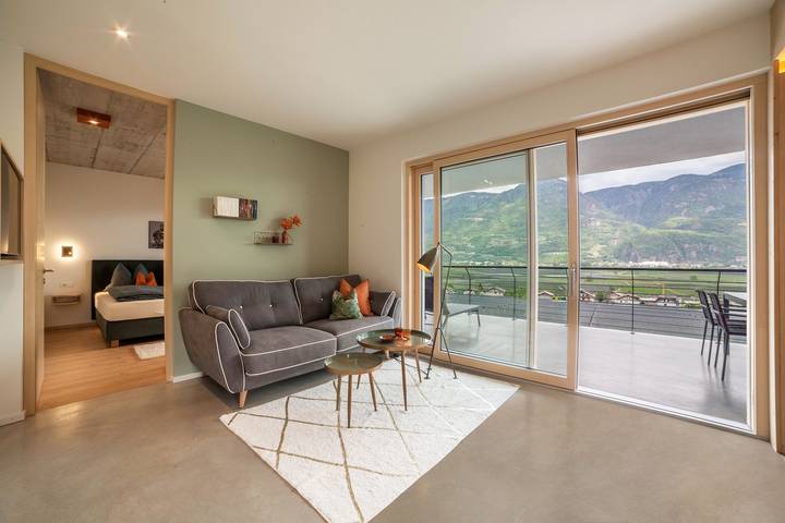 Ganze Wohnung, Ferienwohnung Das Runde mit Bergblick, Wlan, Garten und Terrasse in Baslan, Tscherms