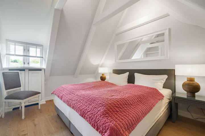 Ganze Wohnung, Strandkrabbe - Großzügig geschnittene Og-Wohnung im historischen Kern von Keitum in Keitum, Sylt (Gemeinde)