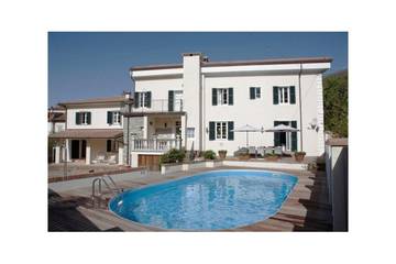 B&b voor 2 personen, with uitzicht and zwembad as well as tuin, met huisdier in Massa-Carrara