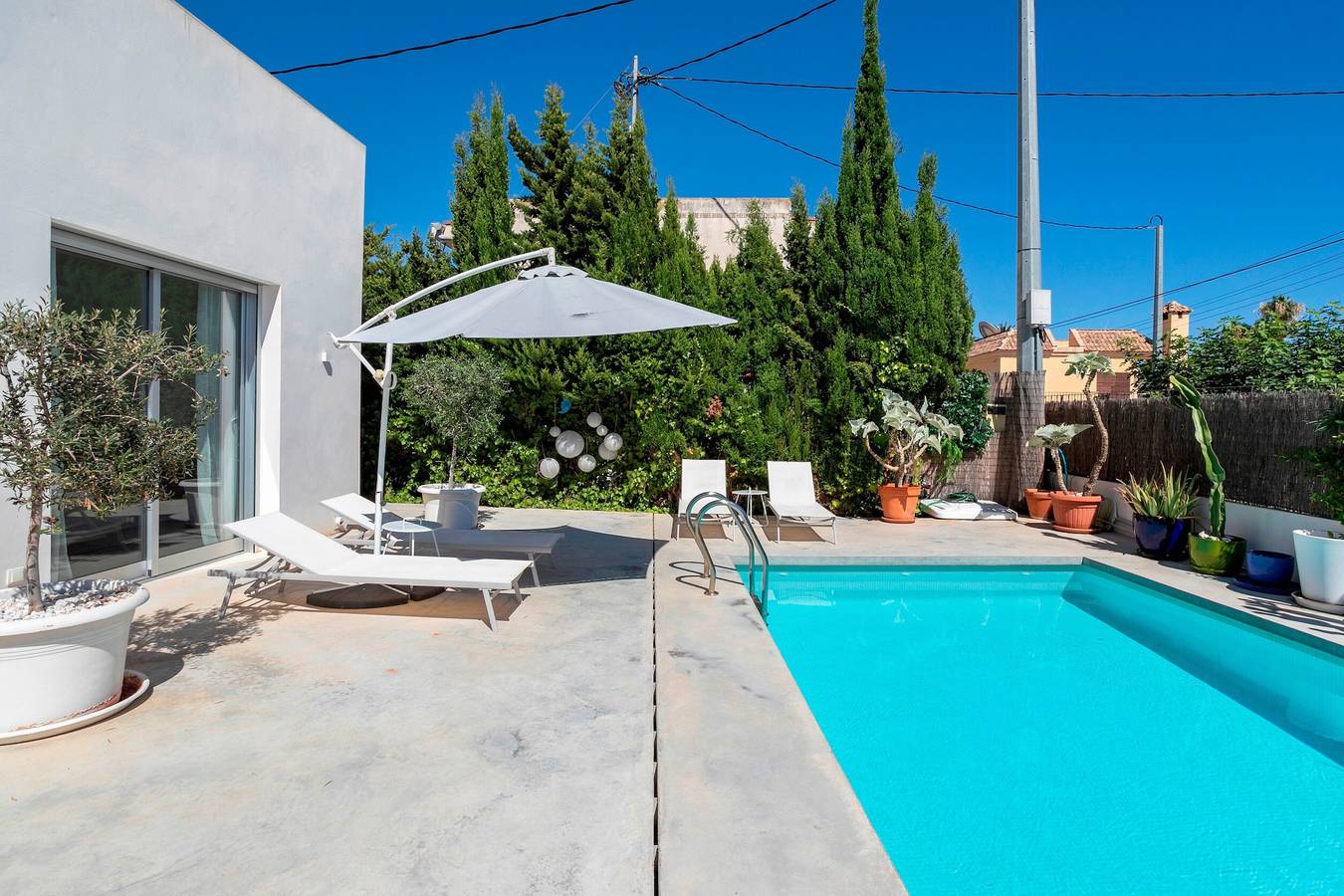 Villa La Paloma – Modern villa with private pool just 350 m from the sea in el Campello, Costa Blanca