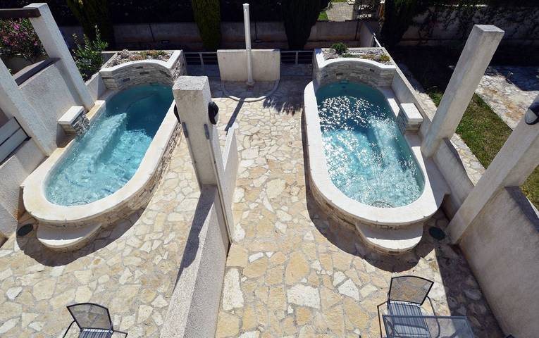 Ferienhaus für 12 Personen, mit Terrasse und Garten sowie Pool in Banjole