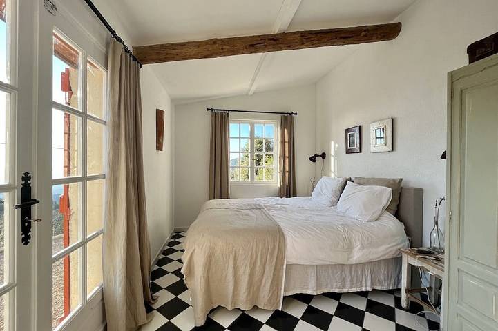 Villa pour 10 personnes, avec jacuzzi ainsi que terrasse et jardin à Seillans - 3