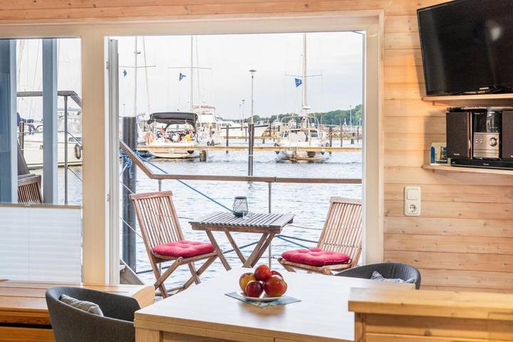 Boot für 6 Personen, mit Terrasse und Ausblick in Heiligenhafen - 4