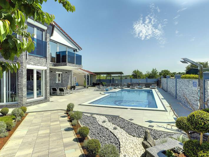Villa für 10 Personen, mit Terrasse in Fazana