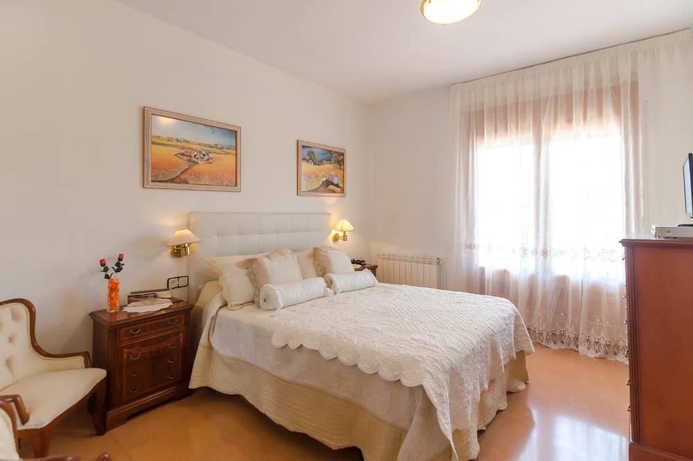 Club Villamar - Hermosa casa para disfrutar las vacaciones en familia.La parte de abajo ( nivel p... in Sils, Provincia de Gerona