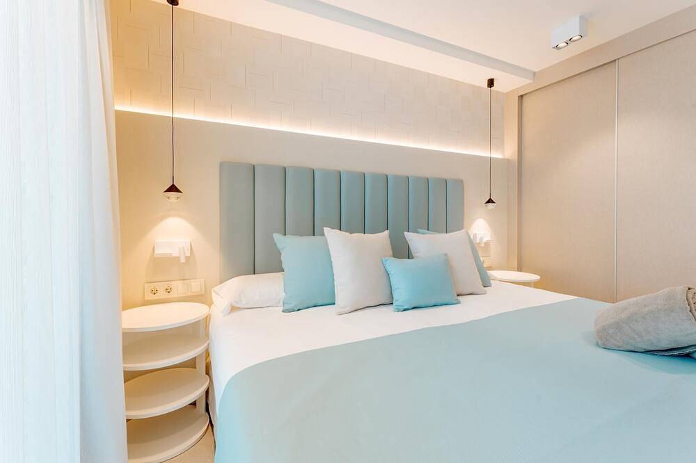 Ganze Wohnung, Apartment 4 bedroom | first floor | mountain view in La Caleta, Adeje