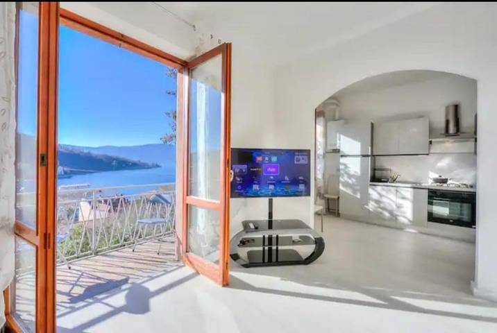 Ferienwohnung für 5 Personen, mit Balkon und Terrasse sowie Ausblick und Seeblick