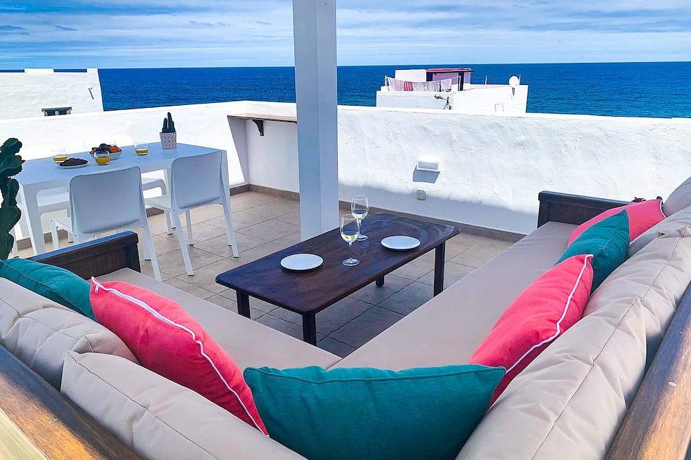 Ganze Wohnung, Charming Apartment And Solarium By The Sea in La Santa, Tinajo