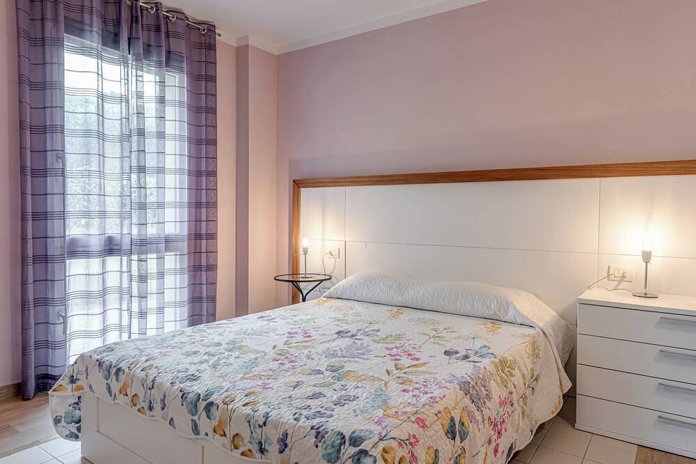 Appartement entier, Appartement 'Orciaia' avec piscine partagée, Wi-Fi et climatisation in Empoli, Province de Florence