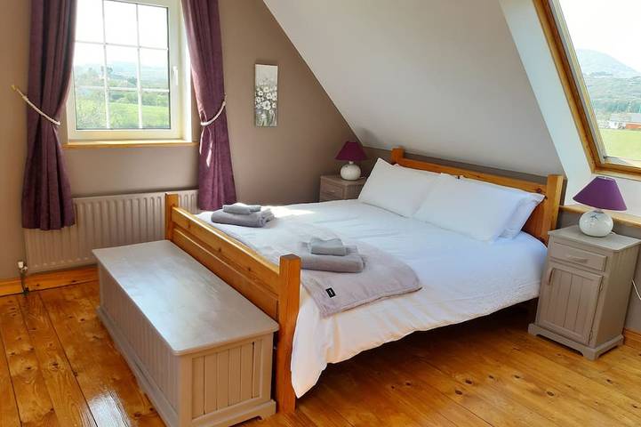 Tallon Lodge Offers Best Deals in a comfortable and welcoming detached cottage. in Castletownbere, County Cork