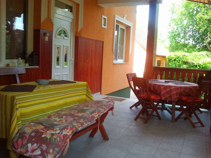 Maison de vacances avec terrasse et barbecue in Balatonlelle, Rive sud du lac Balaton