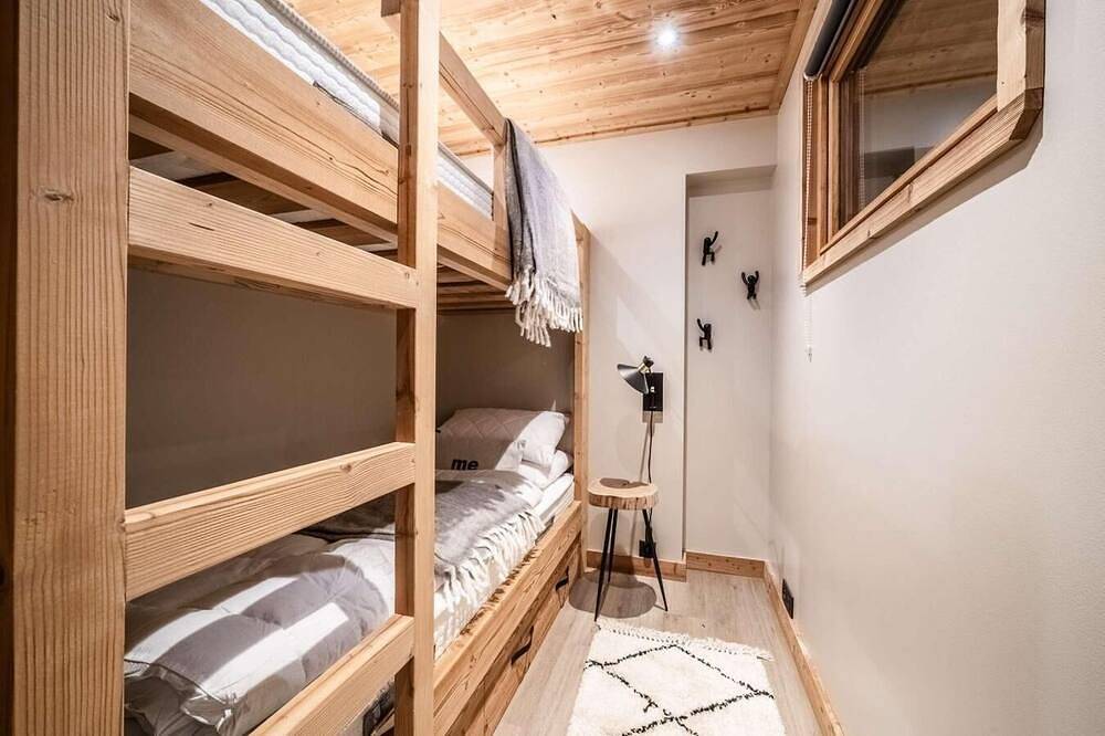 Entire apartment, 1st floor, view village, balcony, tv, 67m², Morzine in Morzine, Les Portes du Soleil