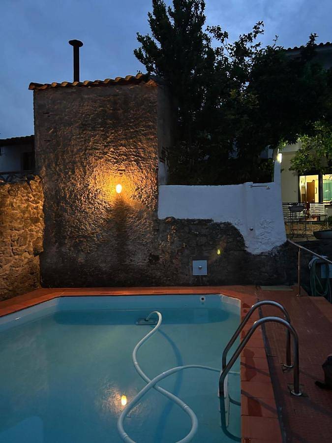 Location de vacances pour 5 personnes, avec Balcon et Terrasse ainsi que Jardin et Piscine à Portalegre