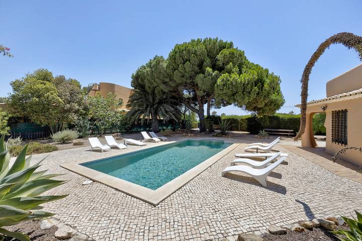 Villa "Casa Canavial" com vista para o mar, piscina privada e Wi-Fi in Santa Maria, São Gonçalo de Lagos
