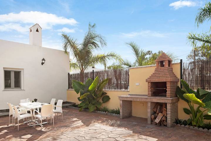 Casa de vacaciones "Villa Montemedio - Paco" con piscina privada y vistas a la montaña in Barbate, Costa de la Luz