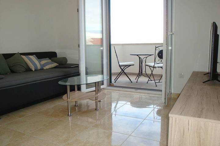 Appartamento intero, Appartamento di due stanze con balcone e vista mare San Pietro di Brazza - Supetar, Brazza - Brač in San Pietro di Brazza, Brac