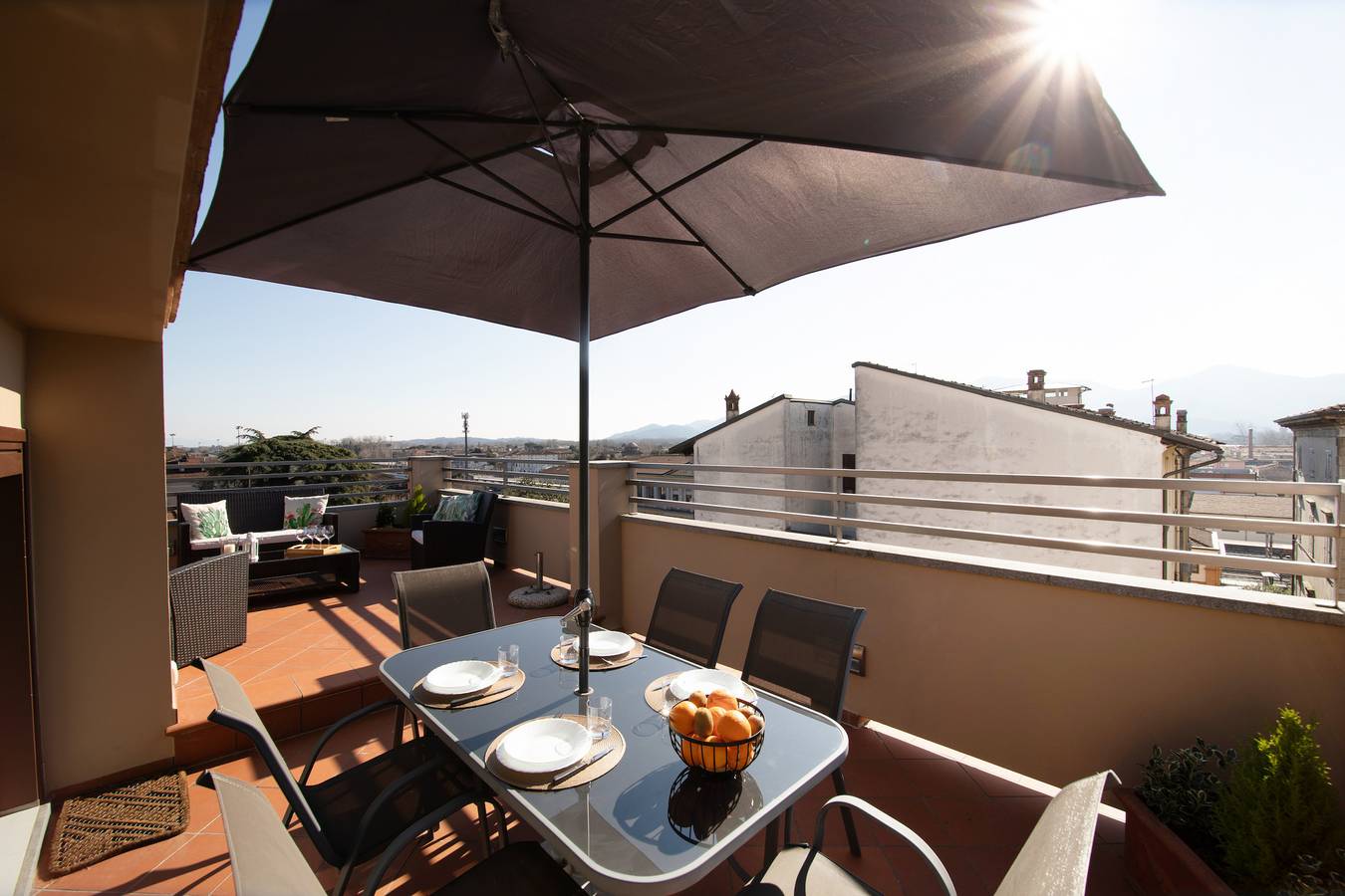 Apartamento entero, Rooftop Delight with Terrace in Lucca, Via Francigena