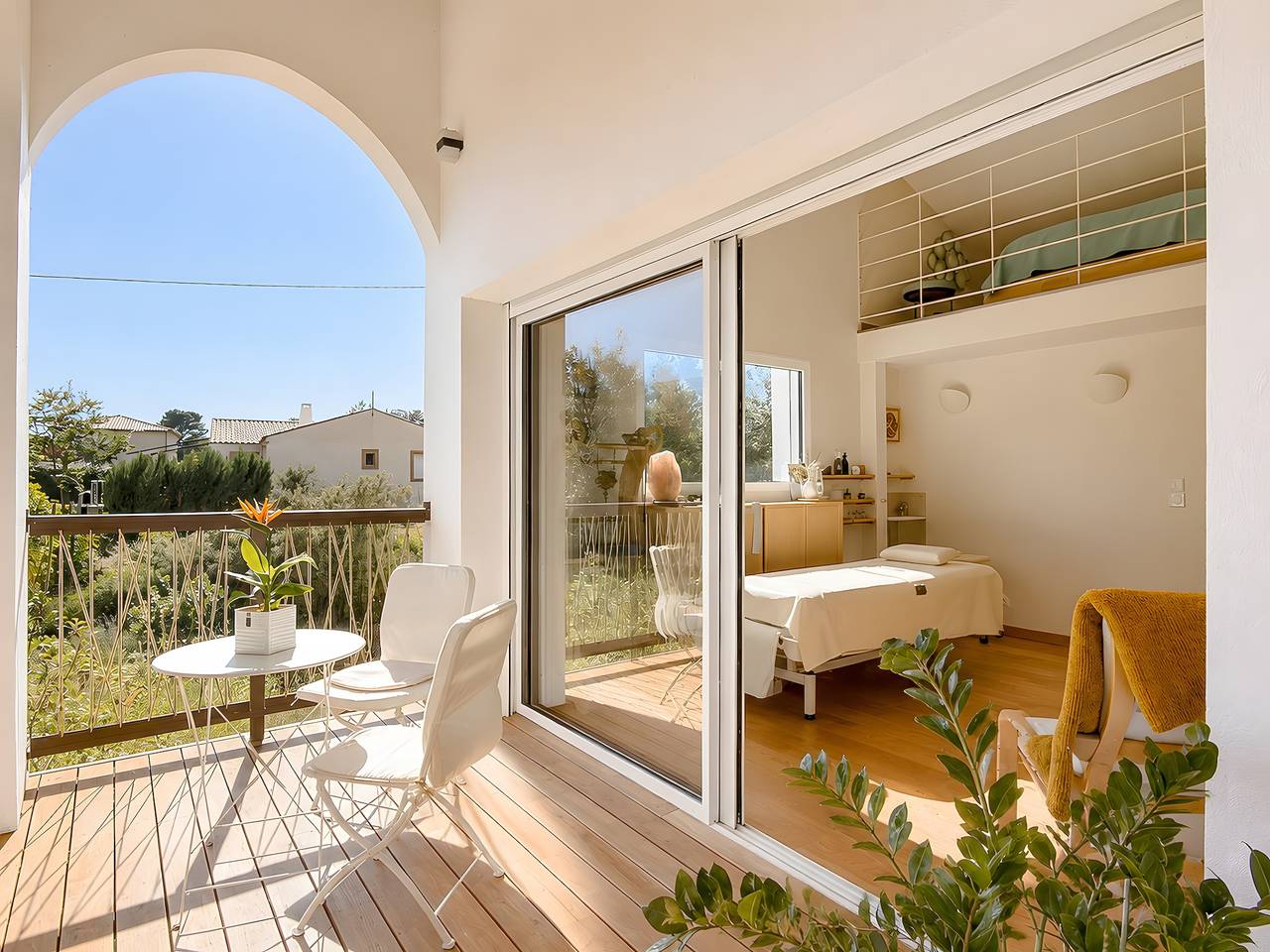Hel studio-lejlighed, Studio 'Bulle de Sainte-Baume' with Mountain View, Private Terrace, and Wi-Fi in Plan-d'Aups-Sainte-Baume, Middelhavskysten (Frankrig)