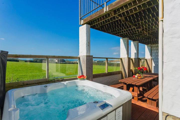 Casa de vacaciones para 12 personas, con jardín y jacuzzi, Familias con niños - 1