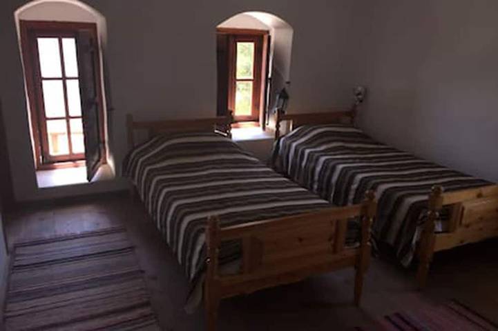 Location de vacances pour 5 personnes, avec jacuzzi ainsi que terrasse et jardin dans Panormos - 3