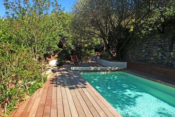 Gîte pour 10 personnes, avec terrasse ainsi que piscine et jardin, animaux acceptés à Corbara