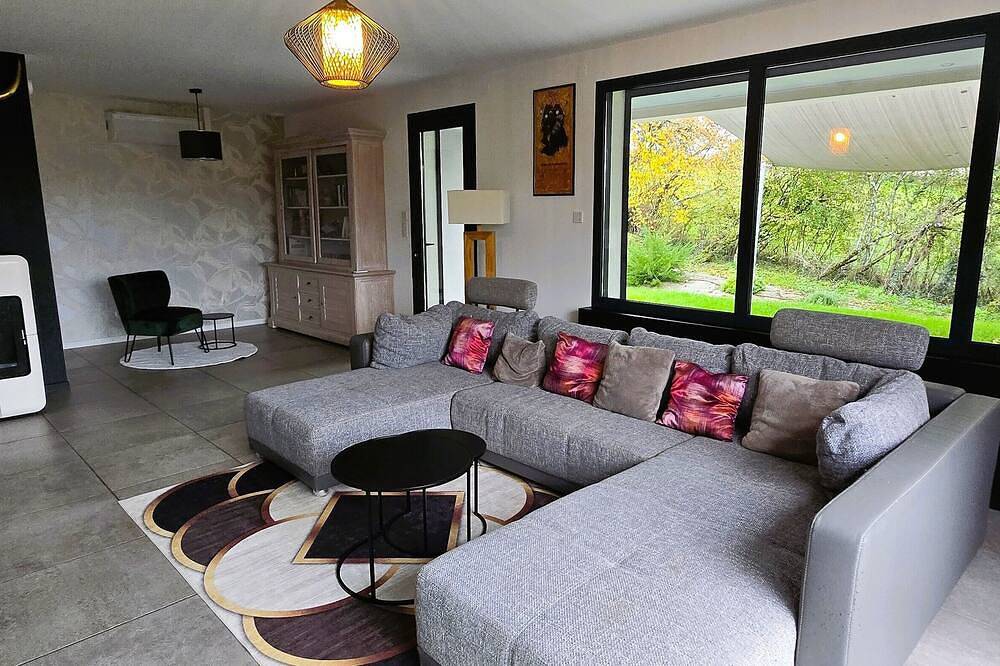 Magnificent architect-designed house with swimming pool 20 min from Albi. in Carmaux, Región de Albi