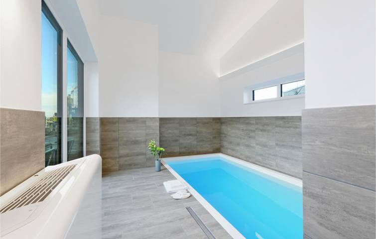 Luxuriöser Rückzugsort: 190m² mit Parkplatz, TV, Terrasse, Küche & Internet, nahe Restaurants, Stadtzentrum & Fluss in Marissa Ferienpark, Lembruch