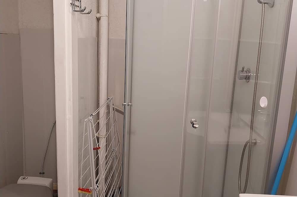 Entire apartment, 20.50M2 Studio on the ground floor For 1 Or 2 People in Néris-les-Bains, Montluçon region