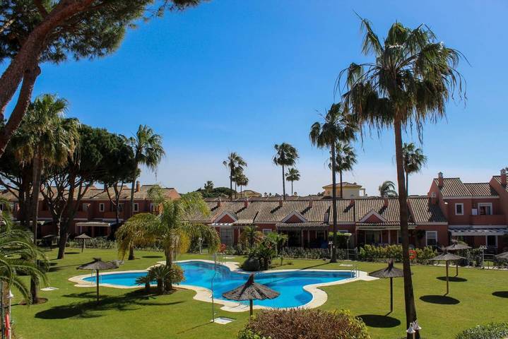 Apartamento de vacaciones para 4 personas, con jardín y piscina - 1