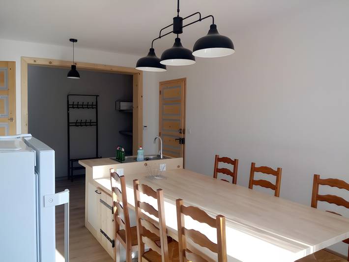 Entire apartment, “Gîte La Sainte Juliette” Apartment with Mountain View, Shared Terrace, and Wi-Fi in La Rixouse, Parc naturel régional du Haut-Jura
