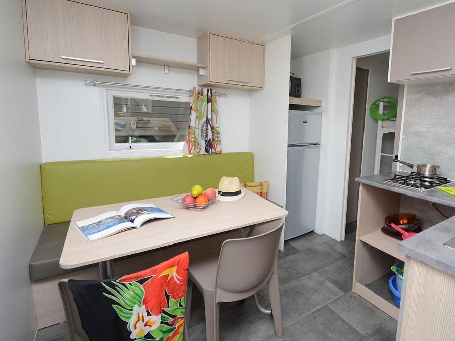 Camping Parc Bellevue Cannes - Mobilhome 4 personnes - Esterel sans sanitaires (4 personnes) in La Bocca, Cannes