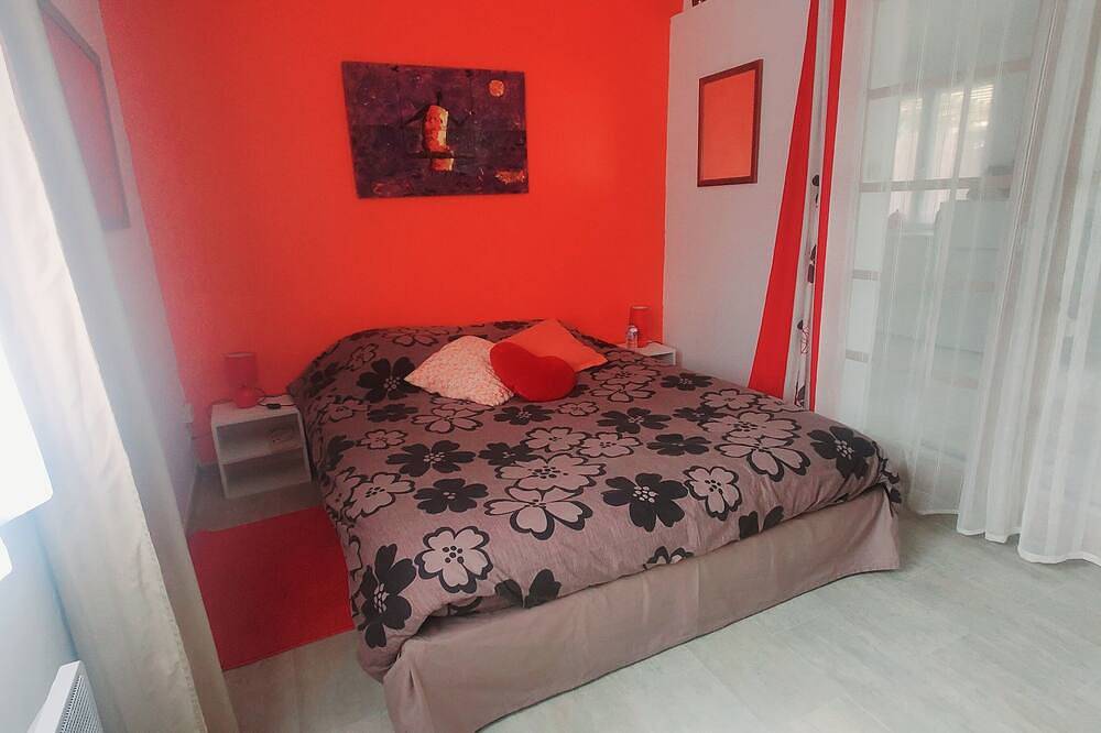 Appartement entier, Un petit coin de paradis dans la garigue Nîmoise 2 pers. in Nîmes, Région de Nîmes
