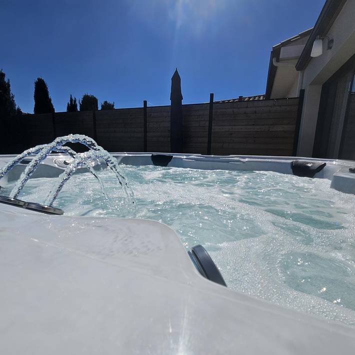Gîte pour 2 personnes, avec jardin et jacuzzi, animaux acceptés à Villemoustaussou - 2