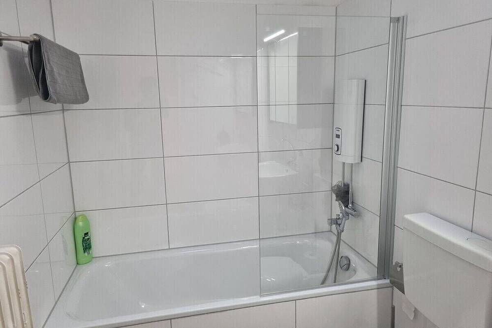 Ganze Wohnung, 2,5 Zimmer Wohnung mit Balkon in Wuppertal, Bergisches Land