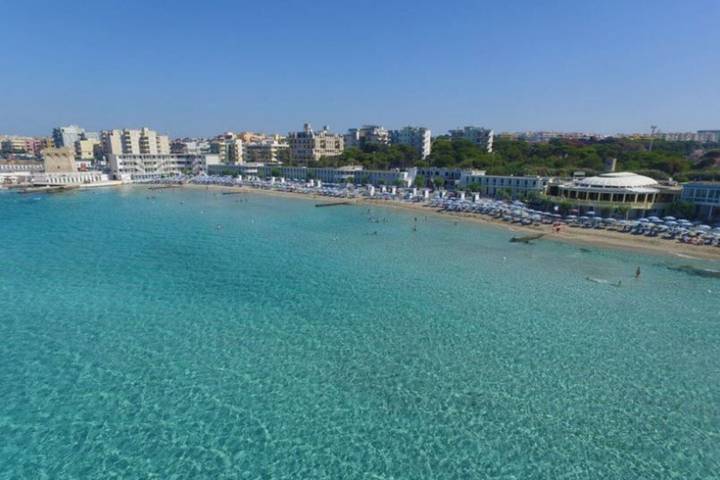 Apartamento entero, Apartamento de vacaciones para 4 personas con balcón in Galípoli, Golfo de Tarento