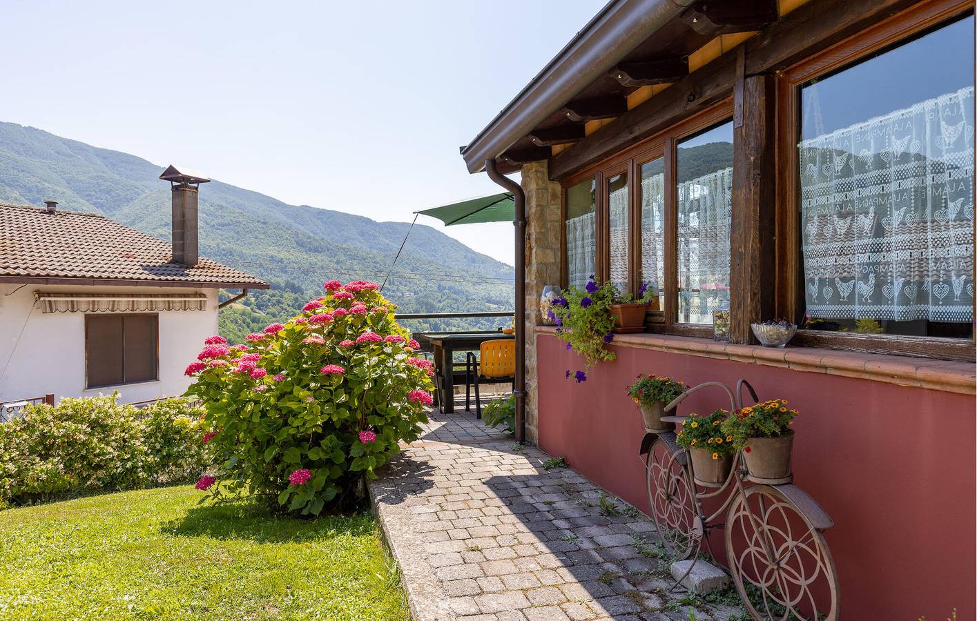 Sillano Gartenoase mit Pool, Internet und Parkplatz in Piazza al Serchio, Garfagnana