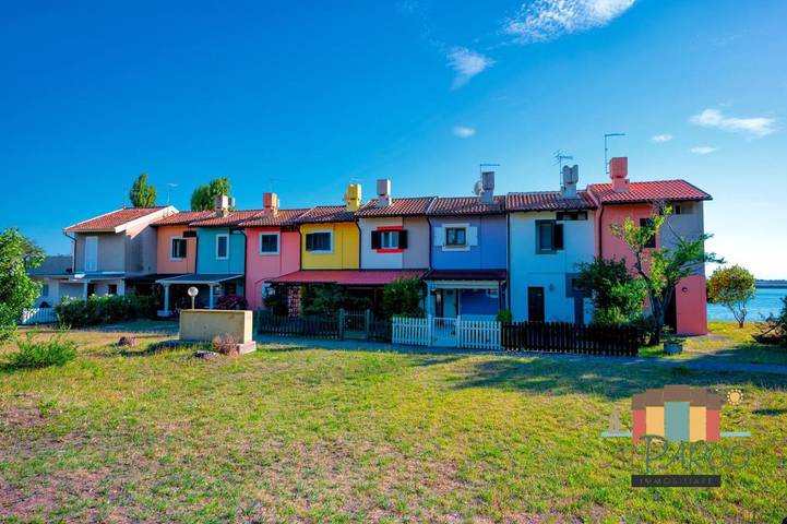 Casa vacanza per 4 persone, con giardino e piscina nonché panorama, adatto a famiglie con bambini in Albarella