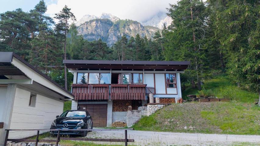 Casa vacanza per 7 persone, con Balcone e Idromassaggio nonché Terrazza e Giardino a Borca di Cadore