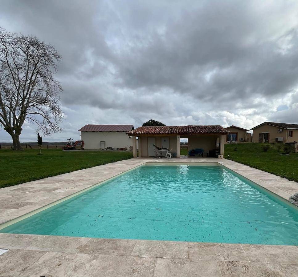 Three-Bedroom House in Coufouleux, Région d'Albi