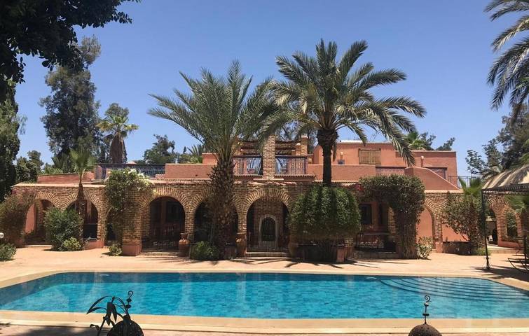 Villa pour 16 personnes, avec piscine ainsi que vue et jardin