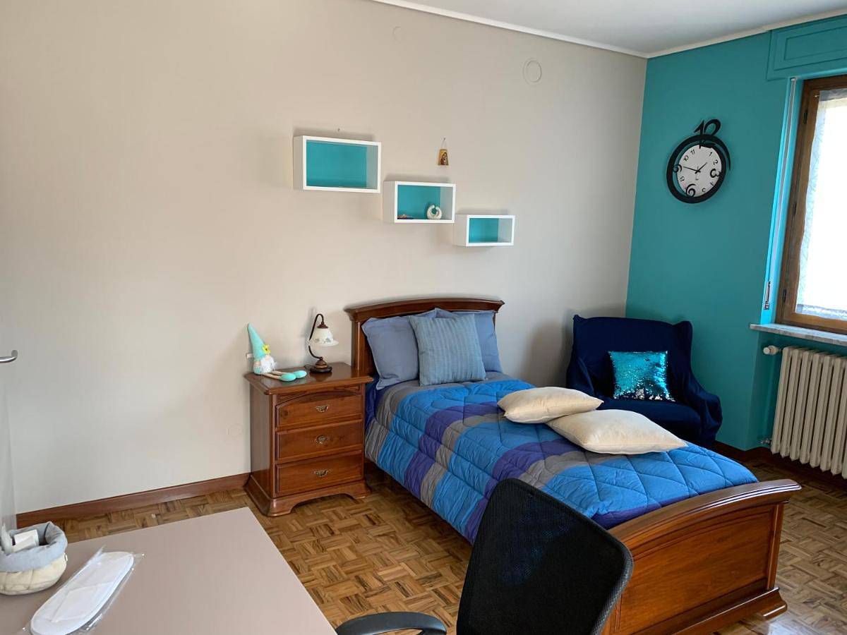 Single Room with Balcony in Boves, Province de Coni