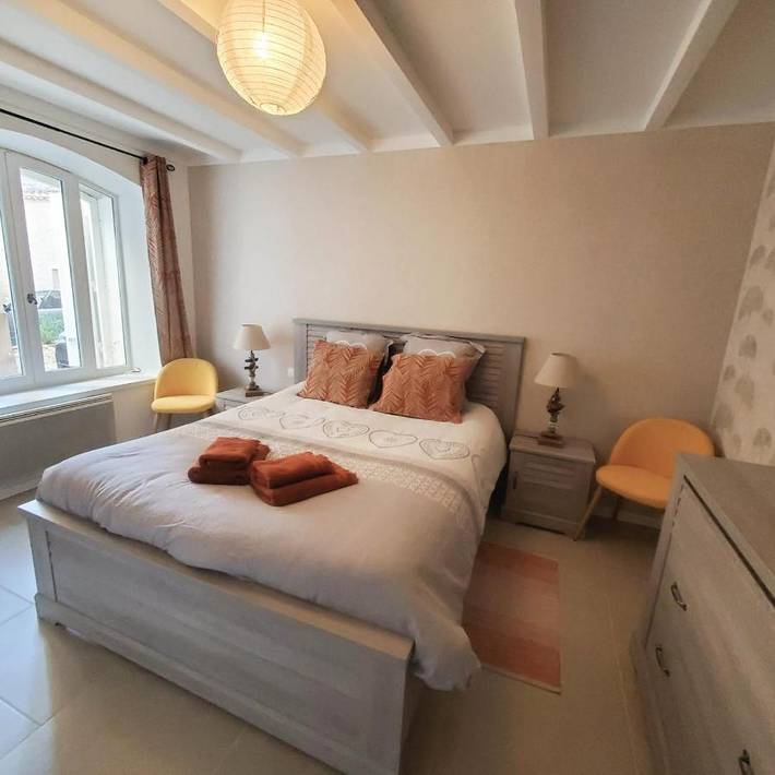 Location de vacances pour 6 personnes, avec terrasse à Aigne - 4