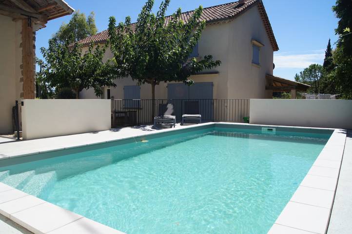 Gîte pour 12 personnes, avec Piscine à Monoblet