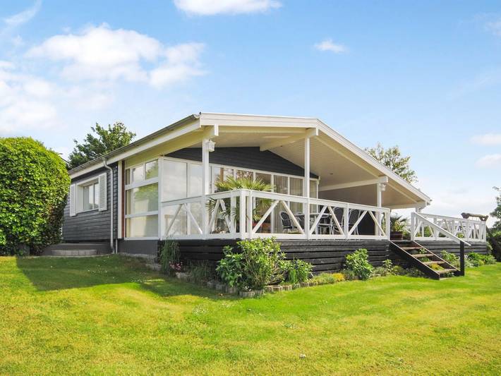 Ferieudlejning for 4 personer, med Terrasse i Hjarbæk