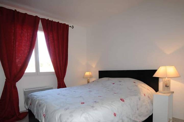 Location de vacances pour 6 personnes, avec terrasse et jardin à Saint-Maurice-d'Ibie - 2