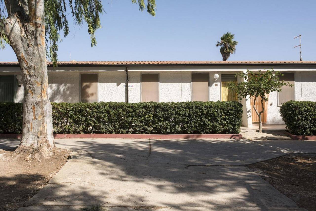 Two-Bedroom Bungalow (5 Adults) in Spiaggia della Spinazza, Noto und Umgebung