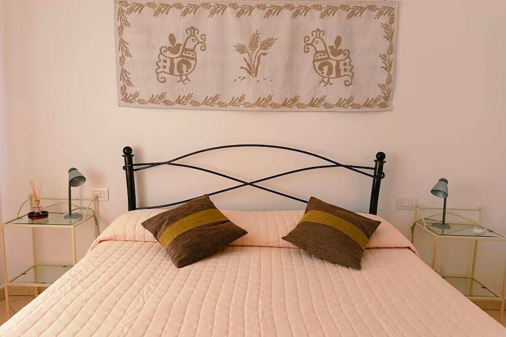 Apartamento entero, In the heart of Sardinia Delightful Apartment \" Sa Benda \" Nuoro in Nuoro, Barbagia