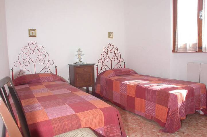 Ferienhaus für 6 Personen, mit Balkon und Whirlpool sowie Garten in Marina di Pietrasanta - 4